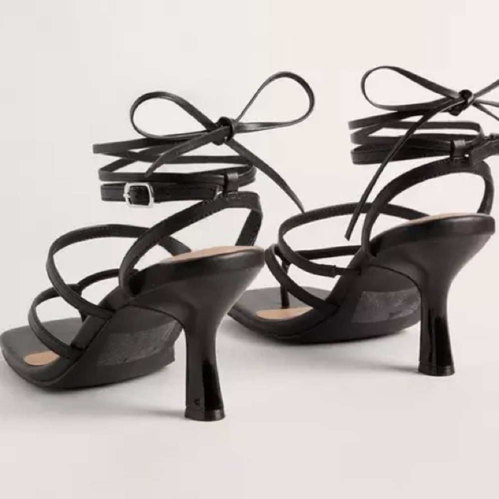 Torrid Wrap Heel Thong Sandal NWT - Picture 2 of 7